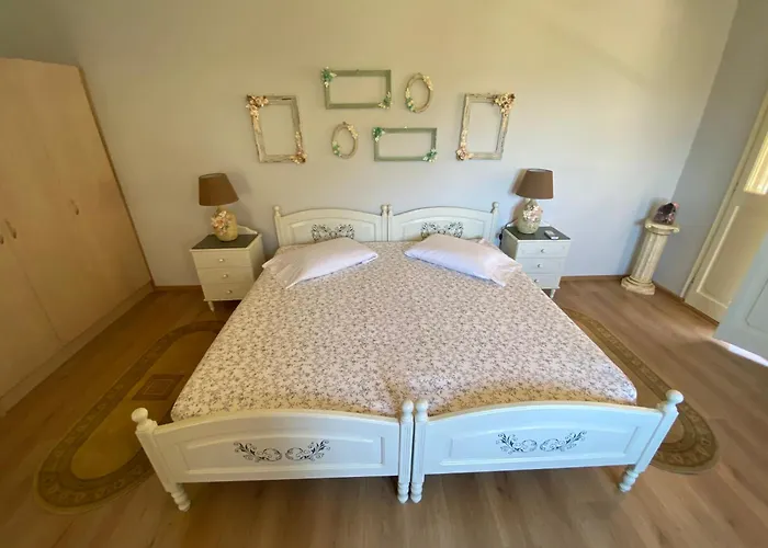 アパート Kalotina's Aryinónda